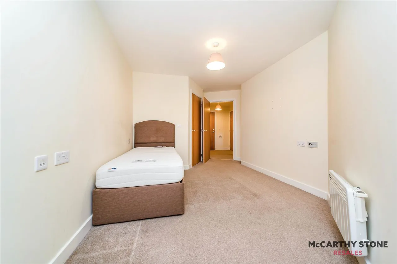 Stewarton Road, Newton Mearns, G77, photo 5