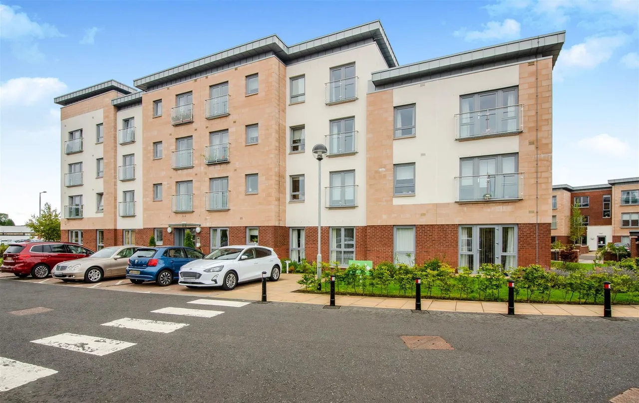 Stewarton Road, Newton Mearns, G77, photo 3
