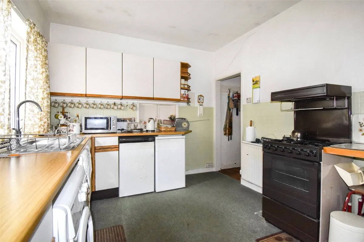 Hillside Road, Aldershot, Hampshire, GU11 3NB, photo 11