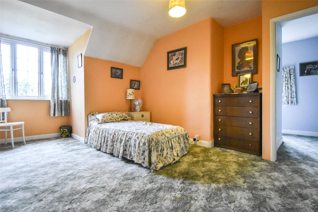 Hillside Road, Aldershot, Hampshire, GU11 3NB, photo 3