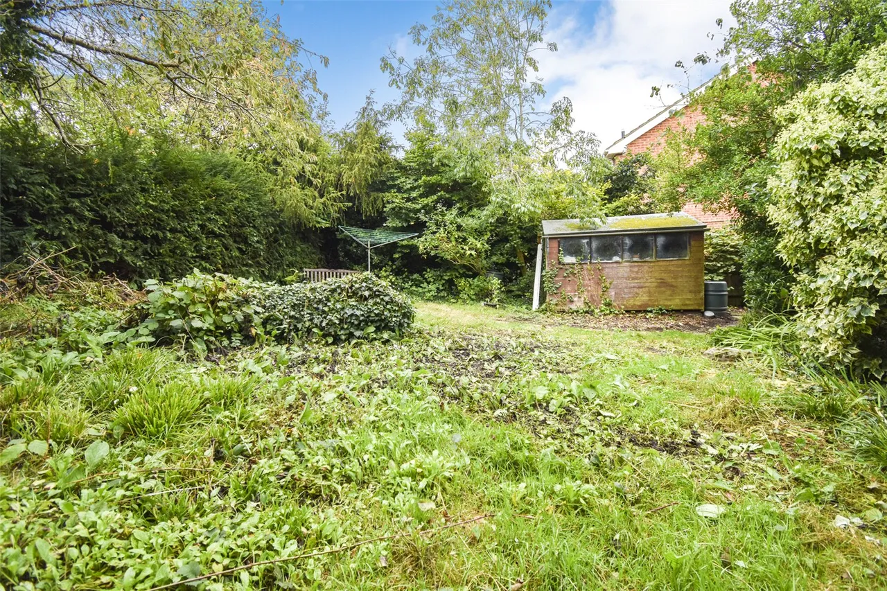 Hillside Road, Aldershot, Hampshire, GU11 3NB, photo 8