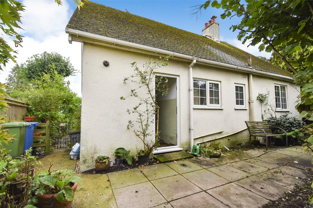 Hillside Road, Aldershot, Hampshire, GU11 3NB, photo 17
