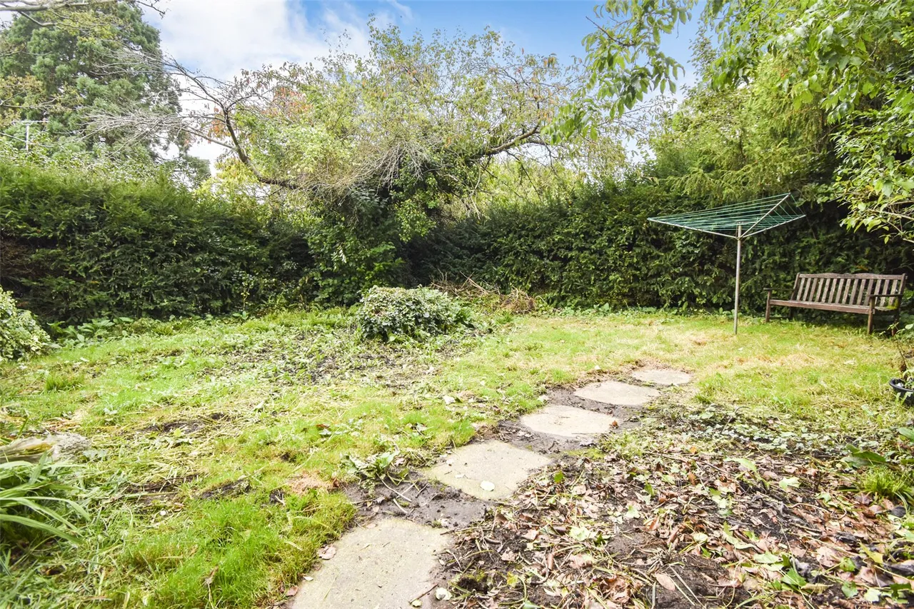 Hillside Road, Aldershot, Hampshire, GU11 3NB, photo 19