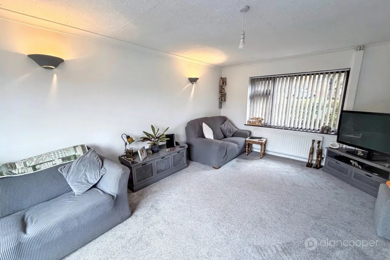 Queen Elizabeth Road, Nuneaton, CV10, photo 4