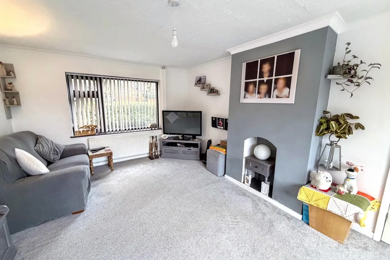 Queen Elizabeth Road, Nuneaton, CV10, photo 2