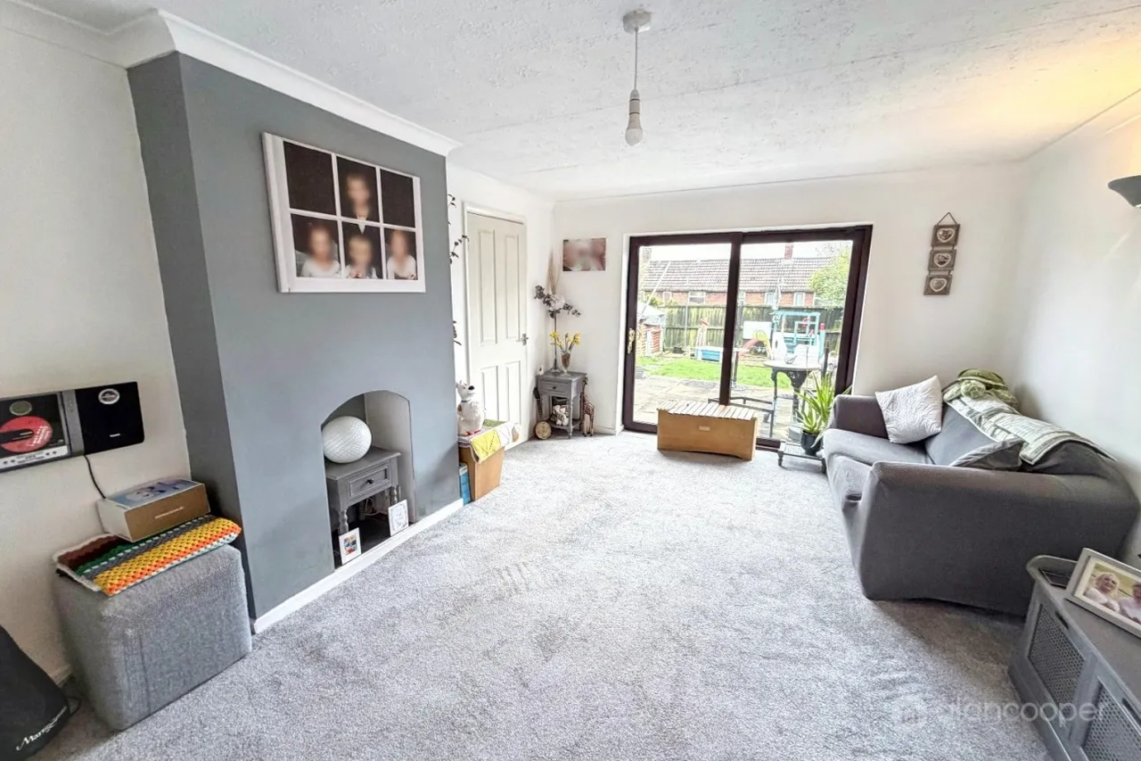 Queen Elizabeth Road, Nuneaton, CV10, photo 3
