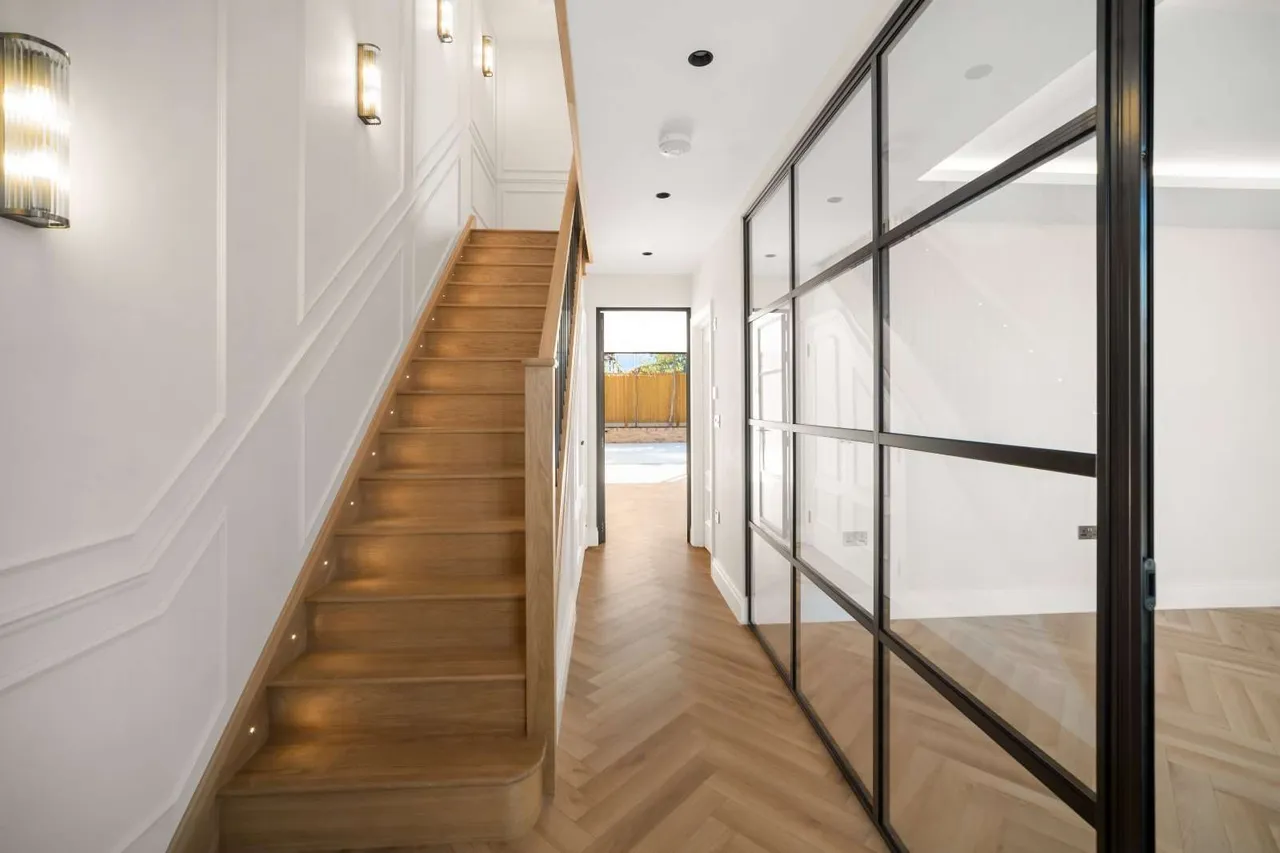 Winston Close, Wimbledon, London, SW20 9NX, photo 10
