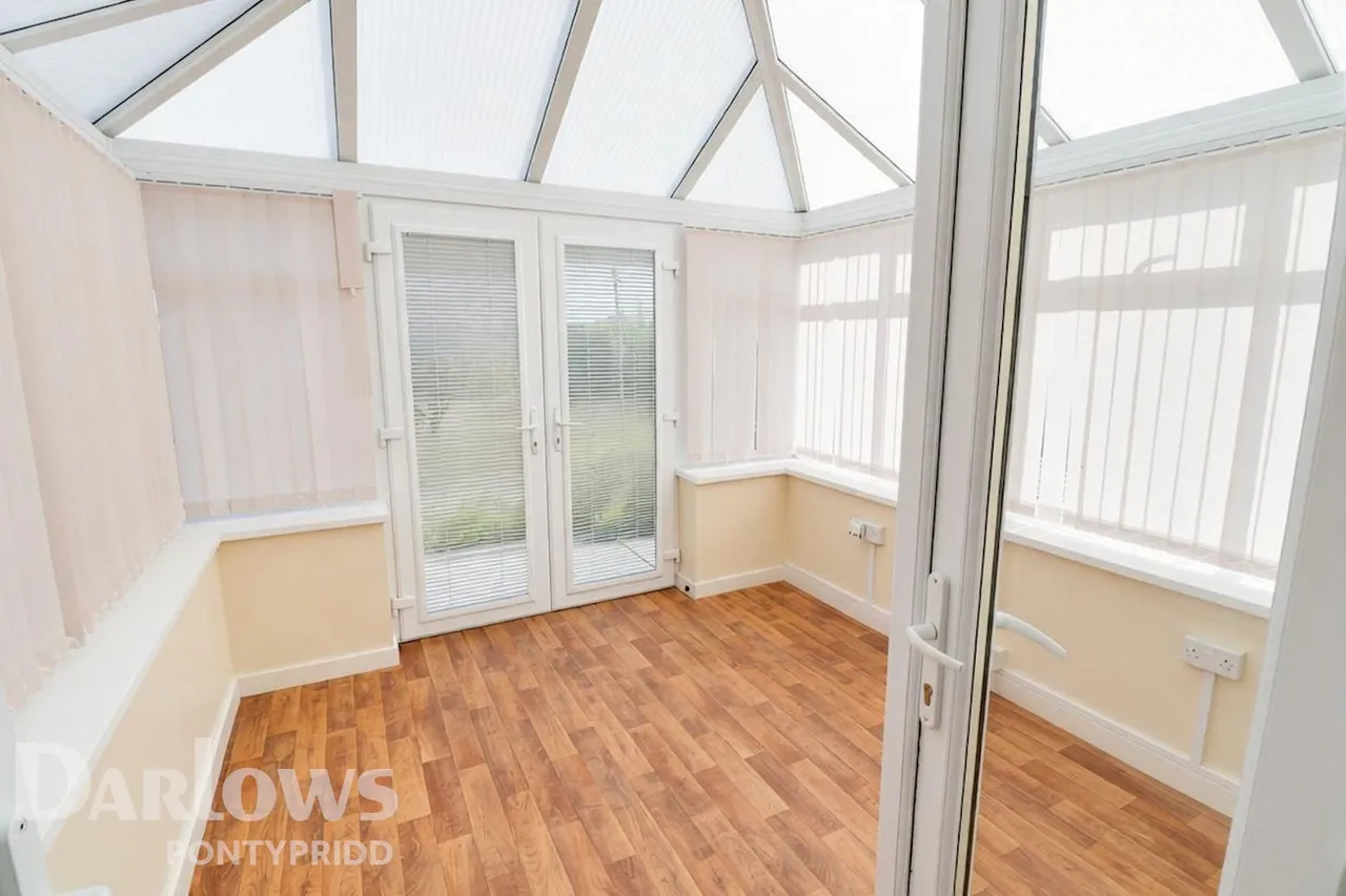 Llantrisant Road, Pontypridd, photo 6