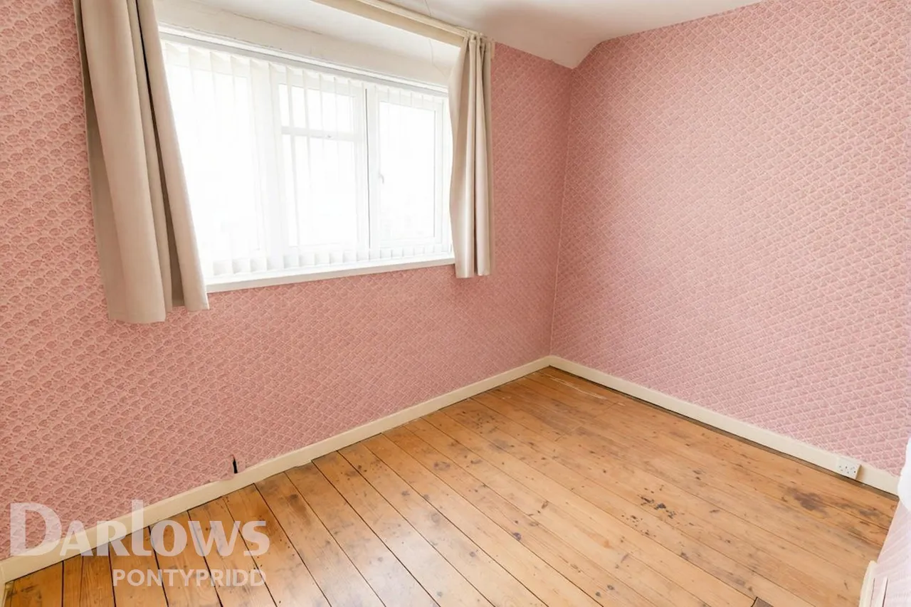 Llantrisant Road, Pontypridd, photo 10