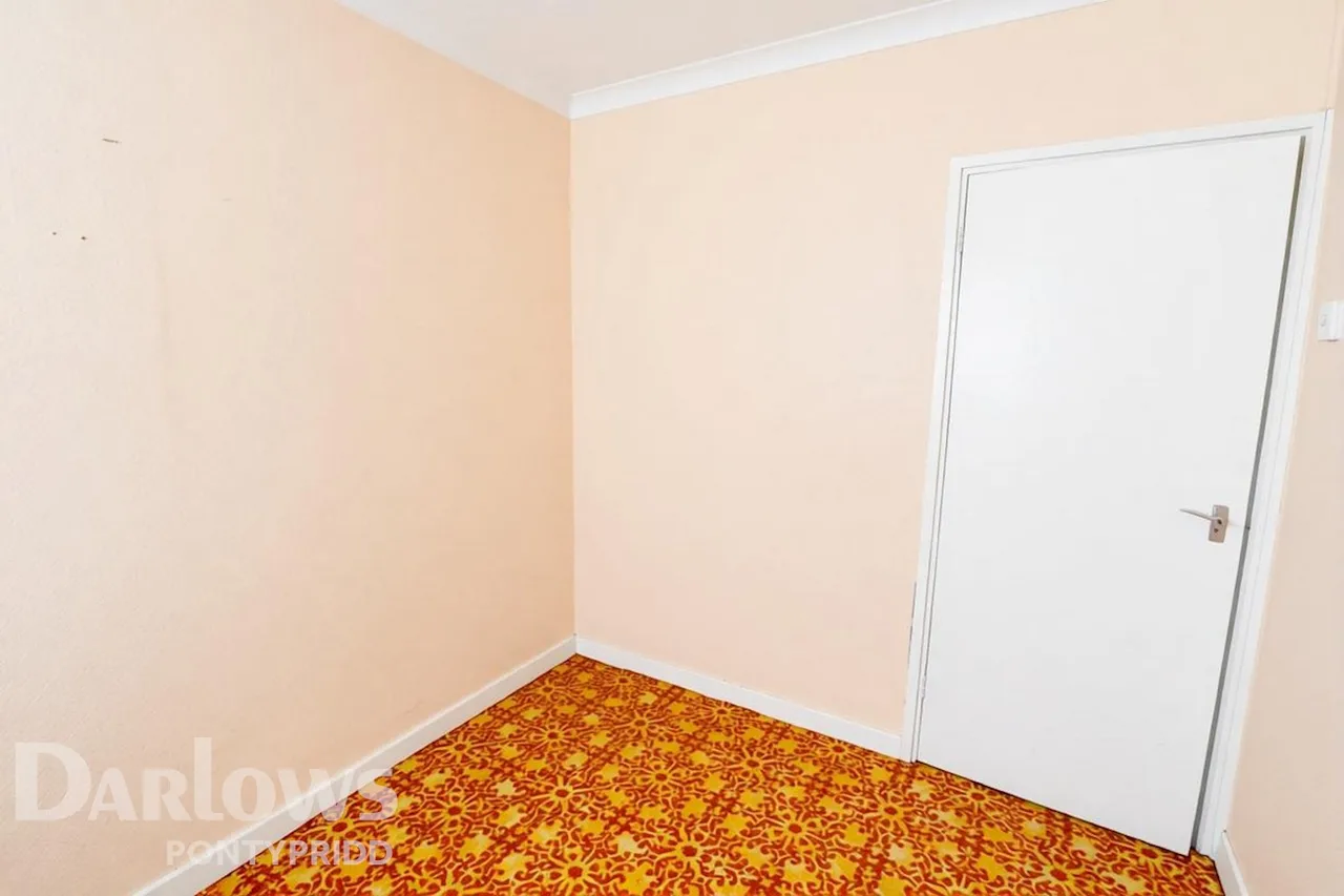 Llantrisant Road, Pontypridd, photo 12