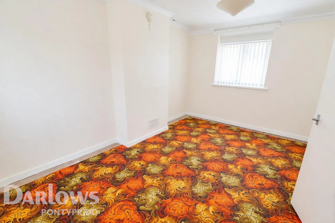 Llantrisant Road, Pontypridd, photo 9