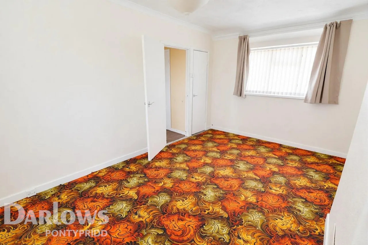 Llantrisant Road, Pontypridd, photo 8