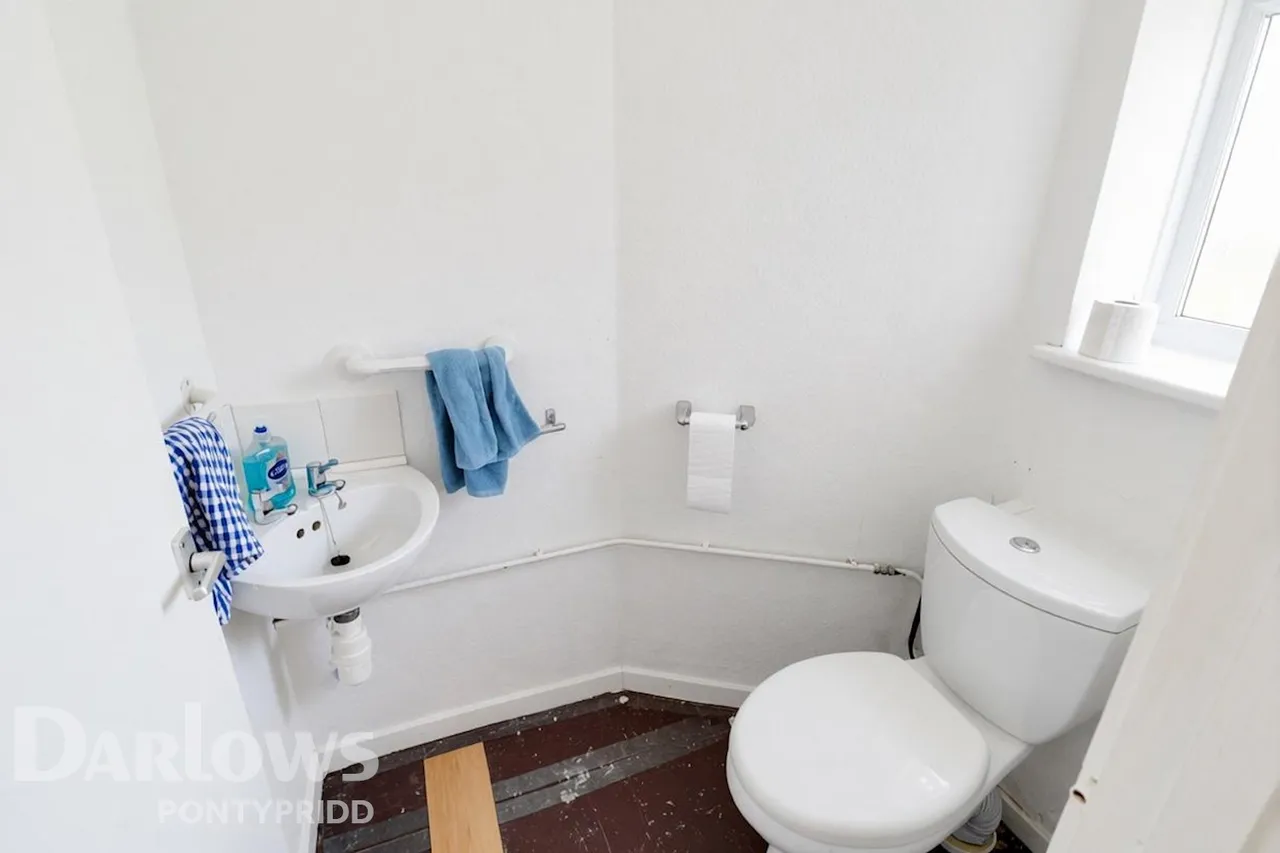Llantrisant Road, Pontypridd, photo 7