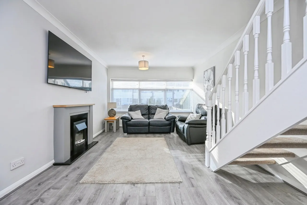 Debra Close, Melling, L31, photo 4