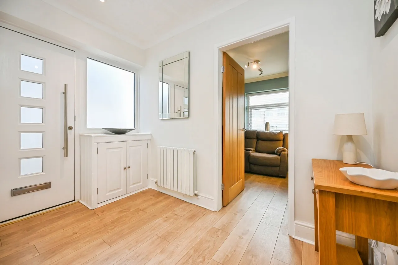 Debra Close, Melling, L31, photo 2
