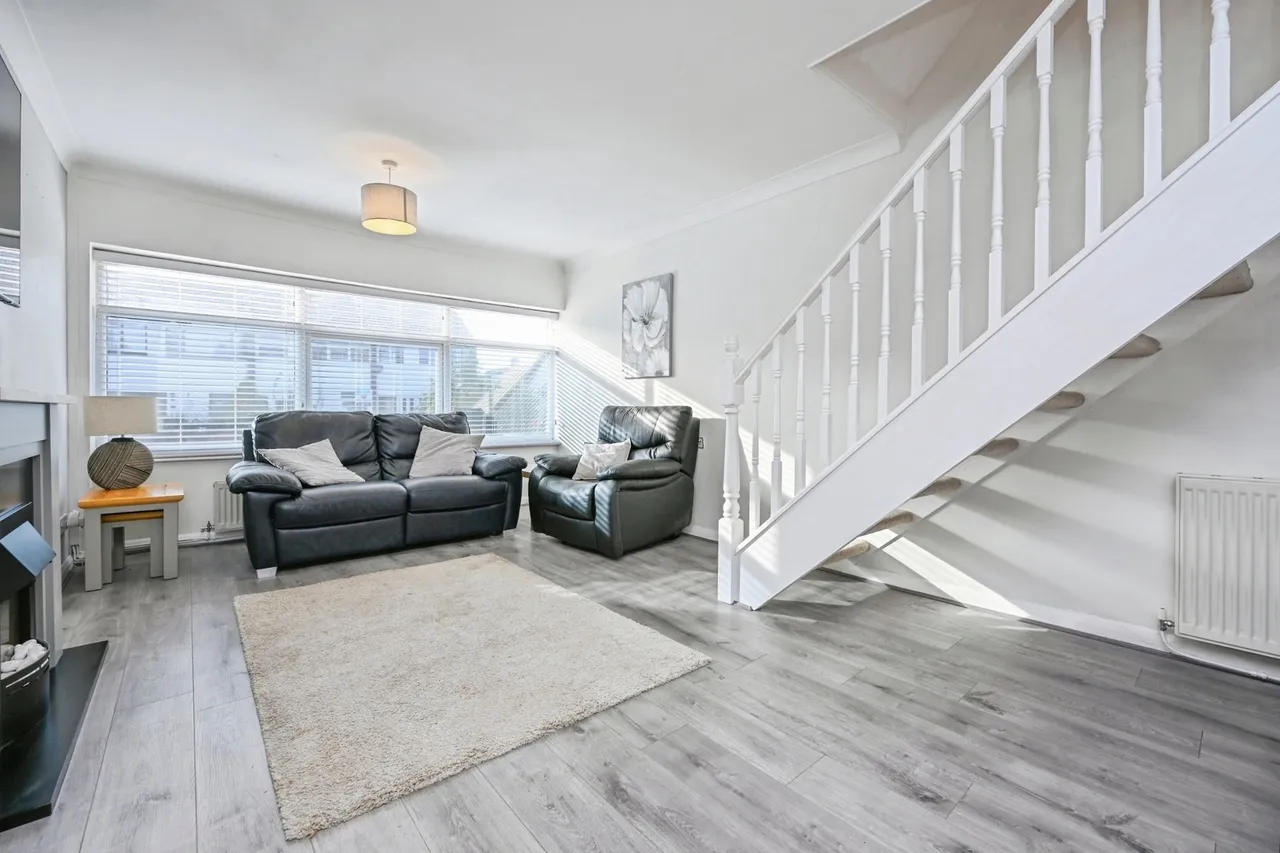 Debra Close, Melling, L31, photo 3