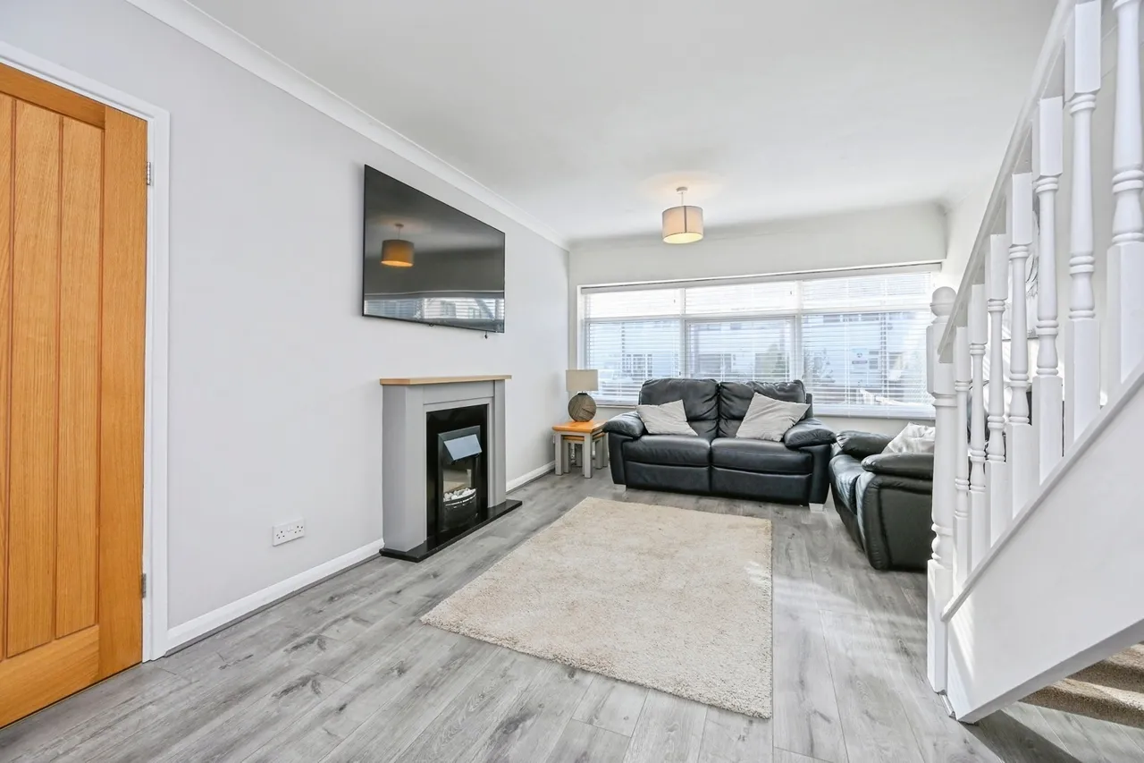 Debra Close, Melling, L31, photo 5