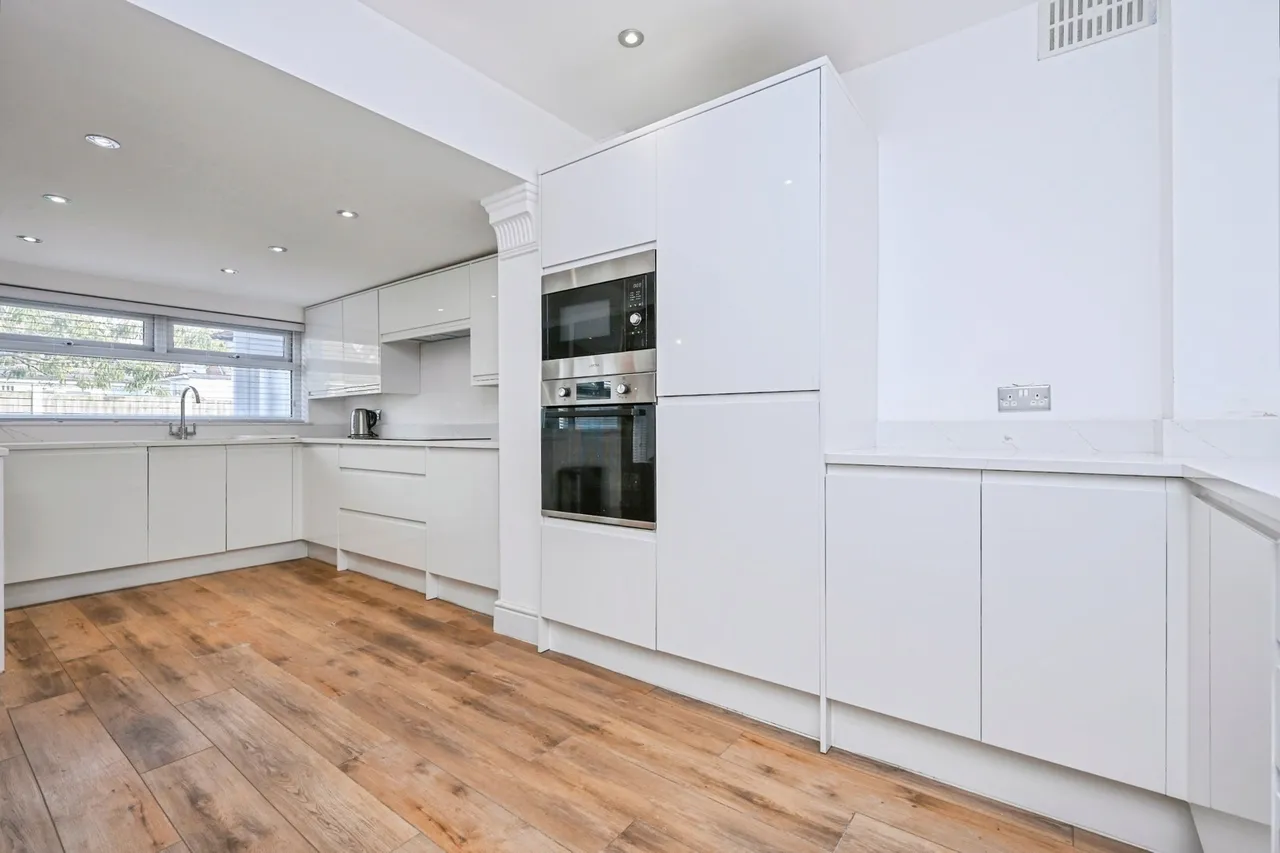 Debra Close, Melling, L31, photo 9