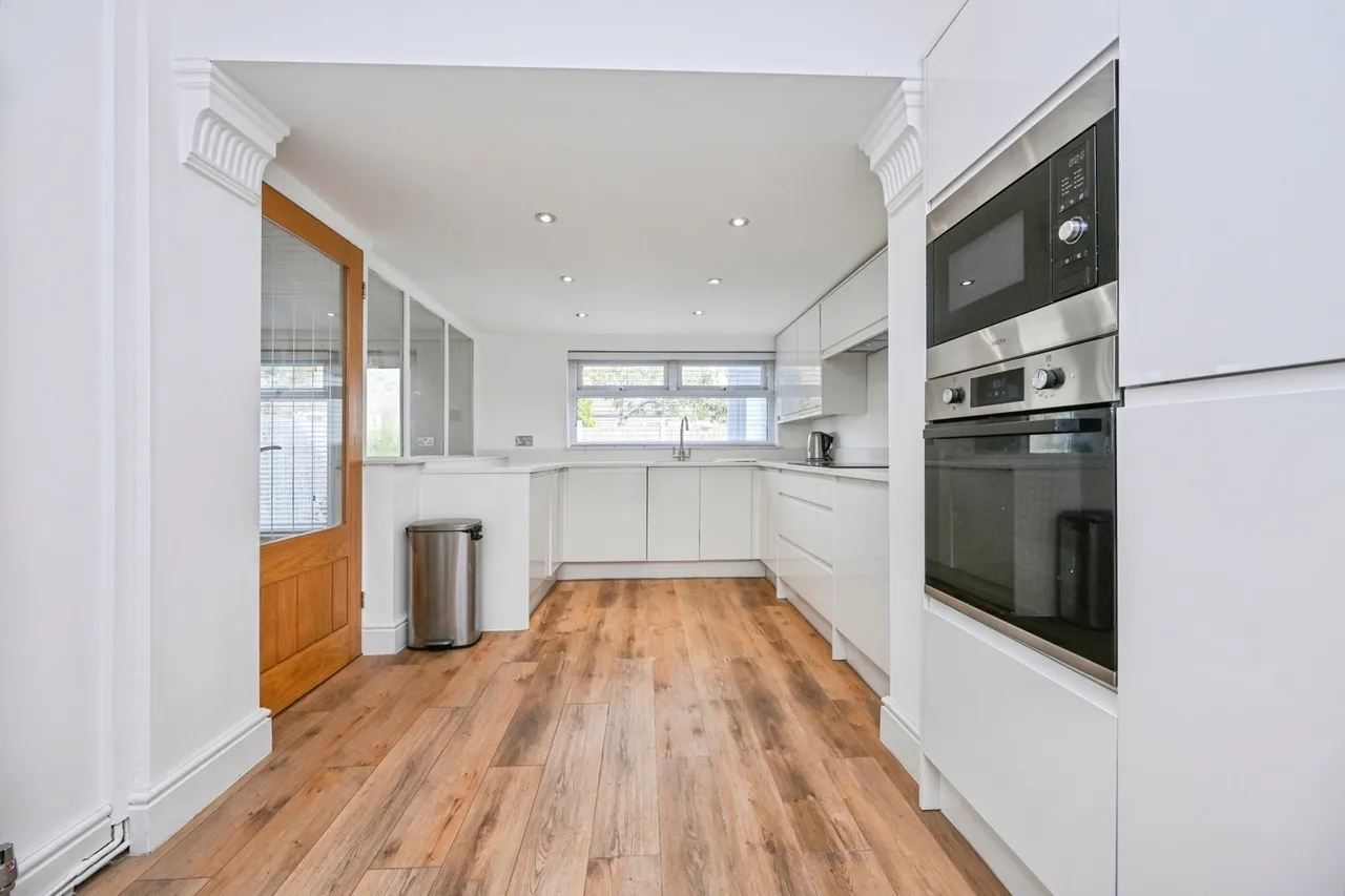 Debra Close, Melling, L31, photo 8