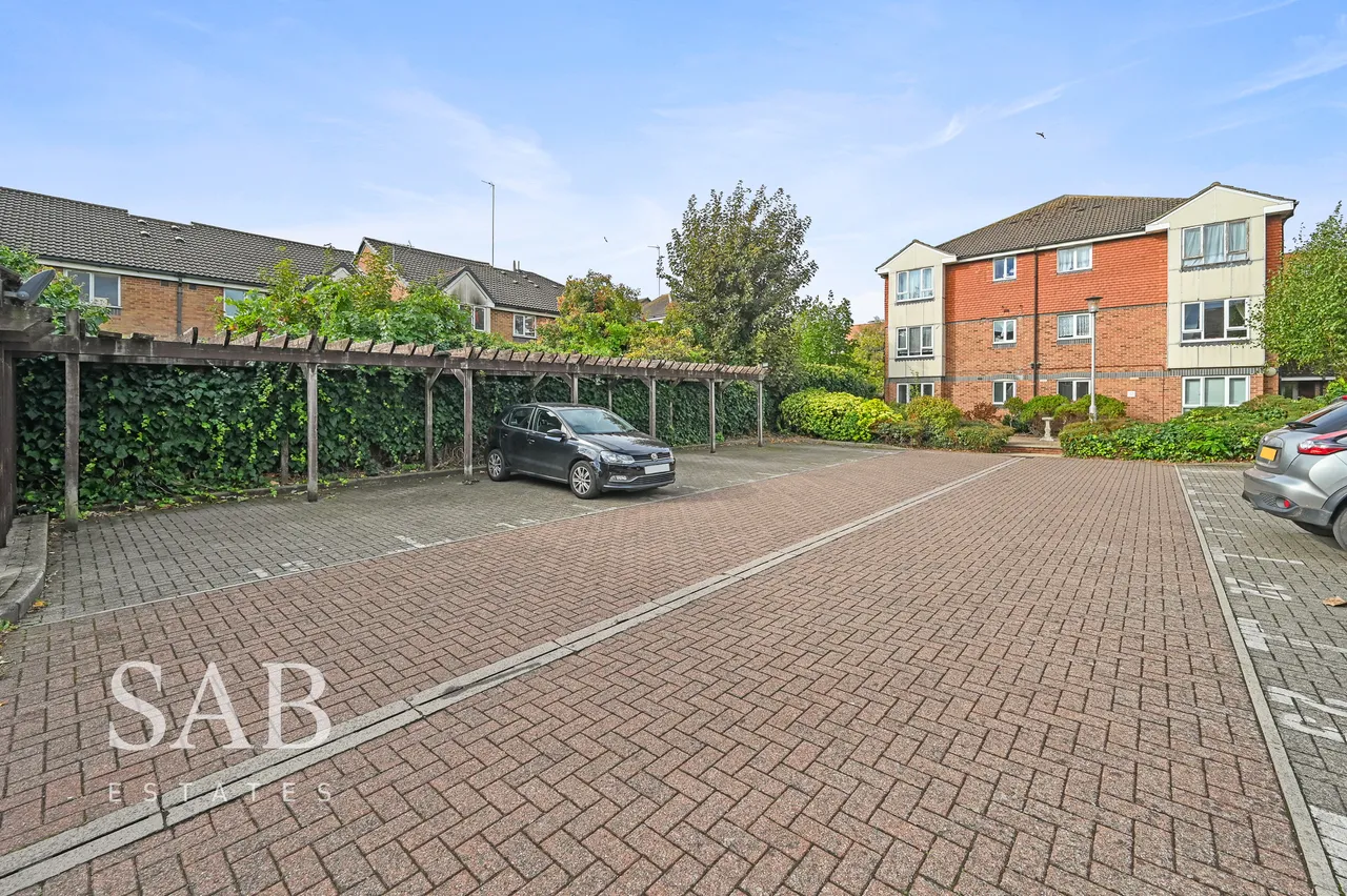 Hadfield Close, Southall, UB1, photo 9
