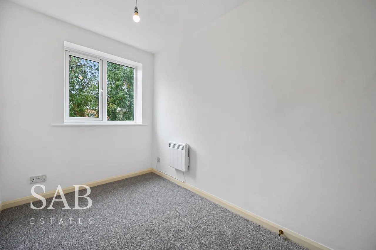 Hadfield Close, Southall, UB1, photo 7