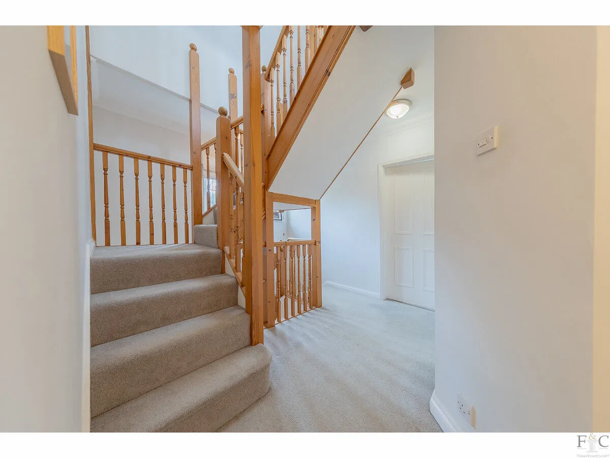 Stoughton Road, Oadby, LE2, photo 20