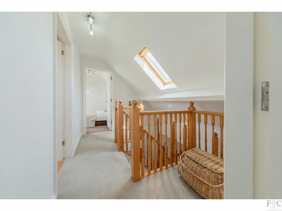 Stoughton Road, Oadby, LE2, photo 37