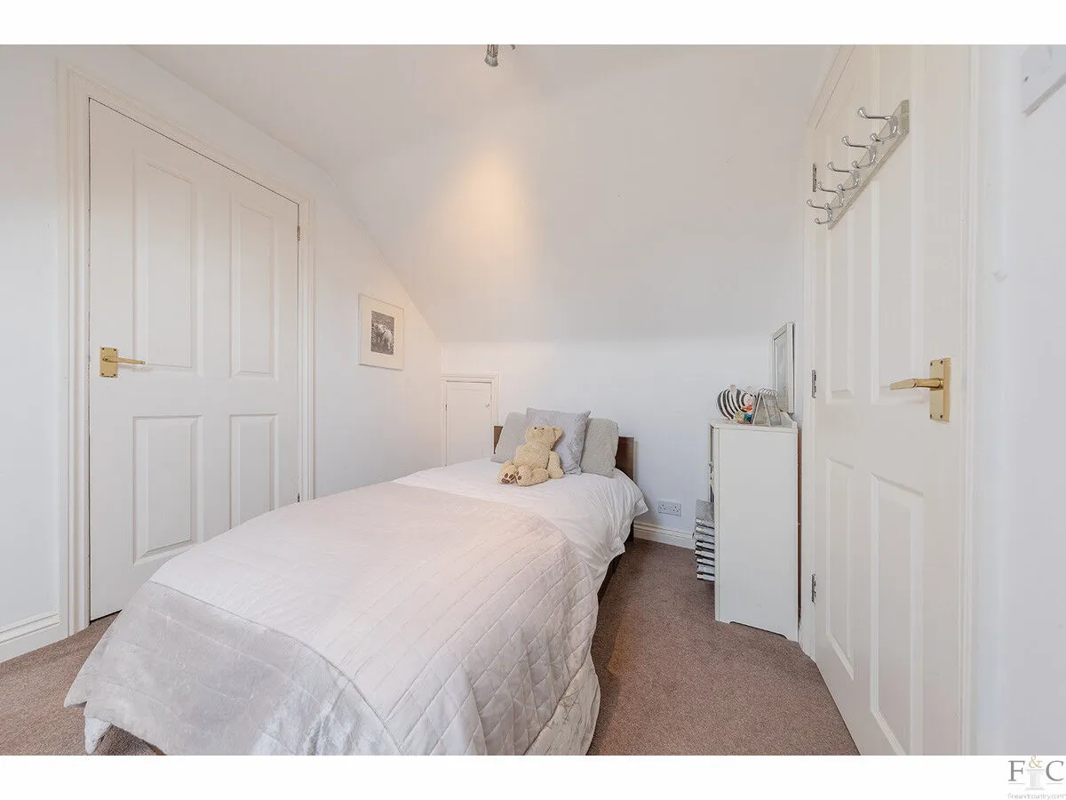 Stoughton Road, Oadby, LE2, photo 39