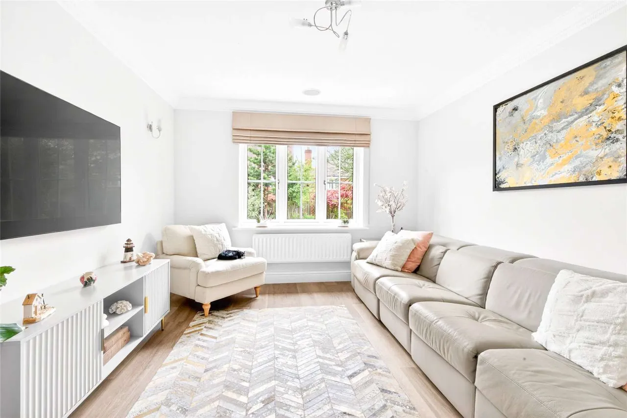 Kings Place, Loughton, Essex, IG10 4PW, photo 8