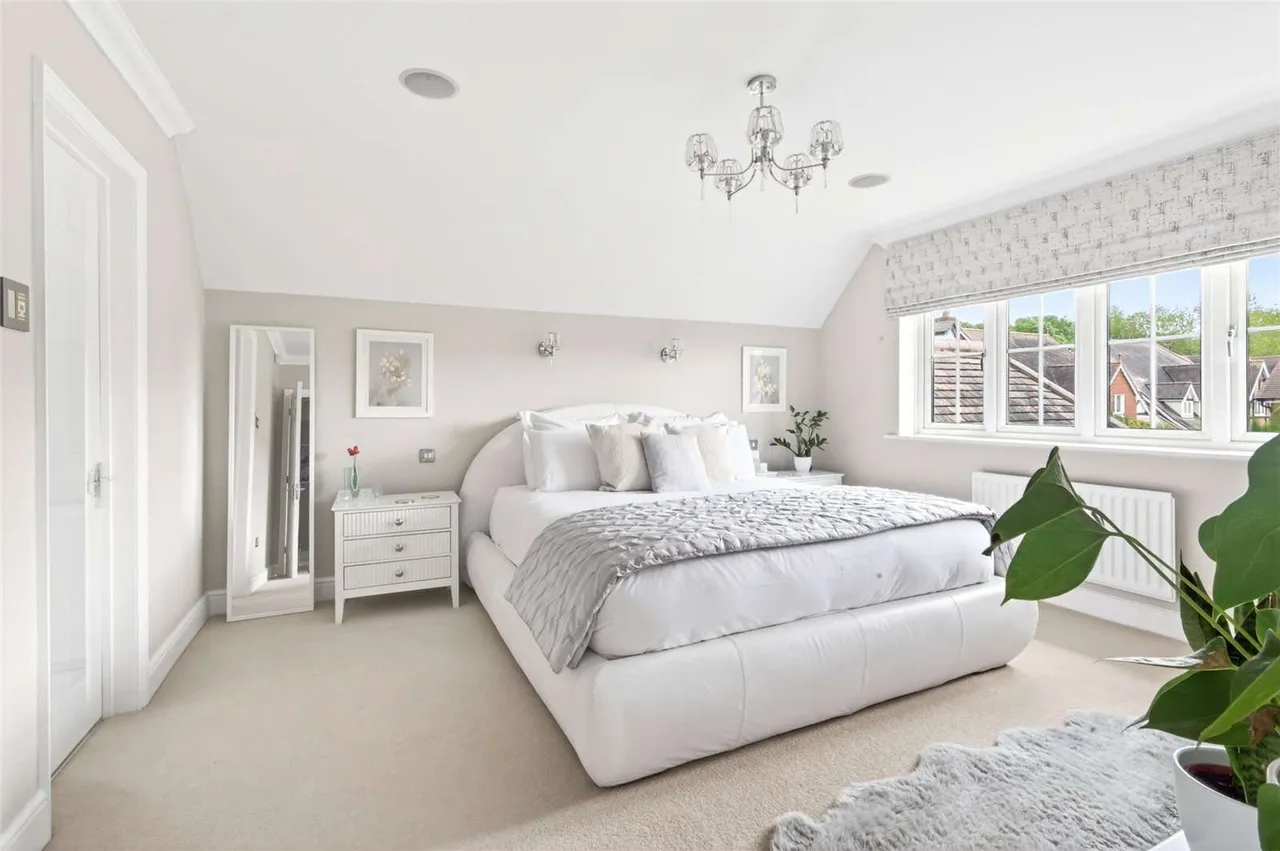 Kings Place, Loughton, Essex, IG10 4PW, photo 11