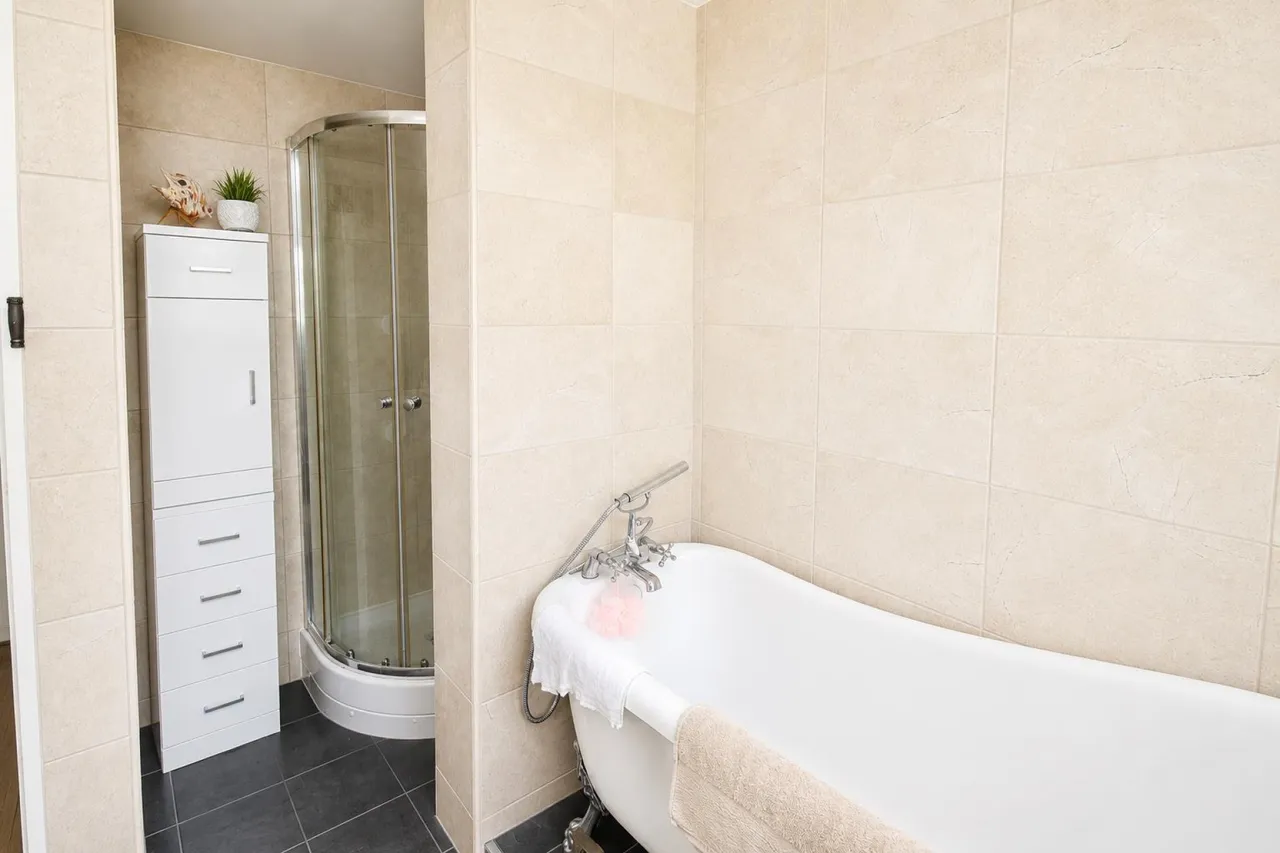 Rowney Wood, Sawbridgeworth, CM21, photo 11