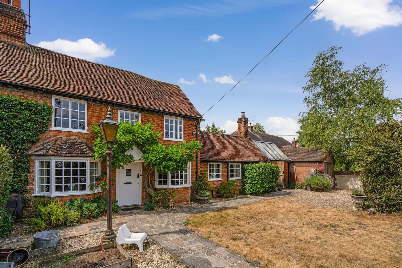 4 bed house for sale — Longwater Road, Eversley, RG27