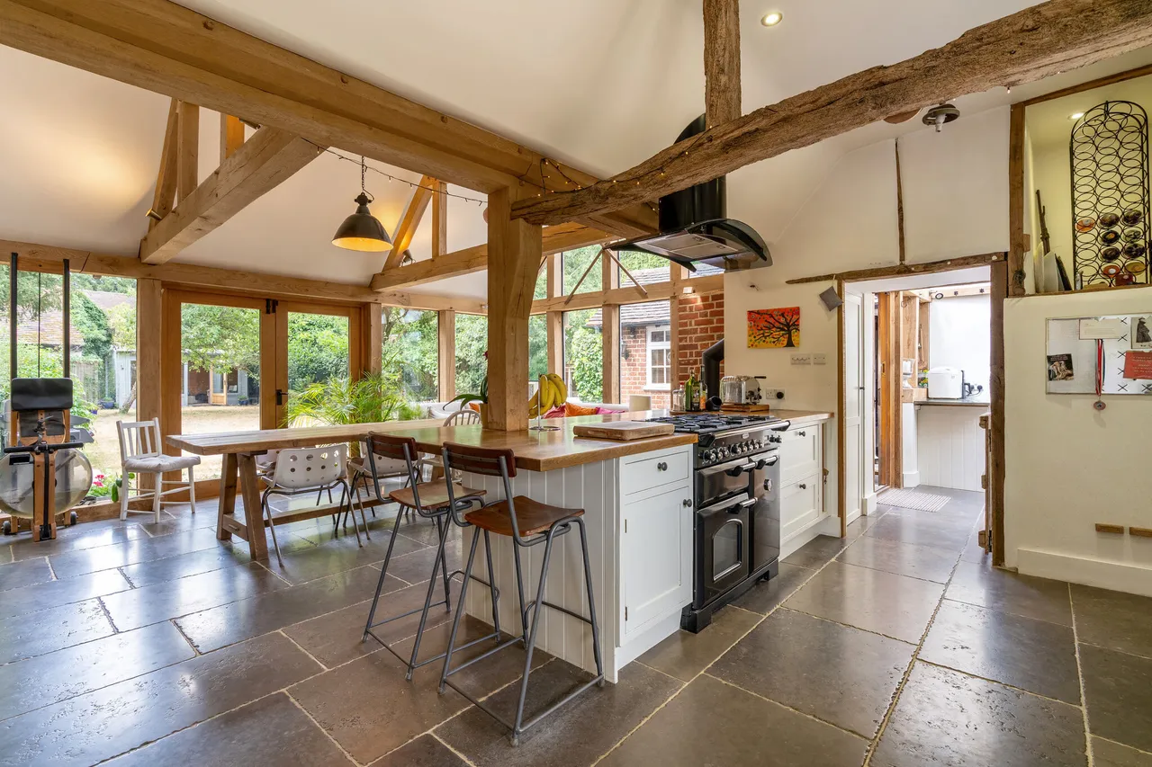 Longwater Road, Eversley, RG27, photo 4