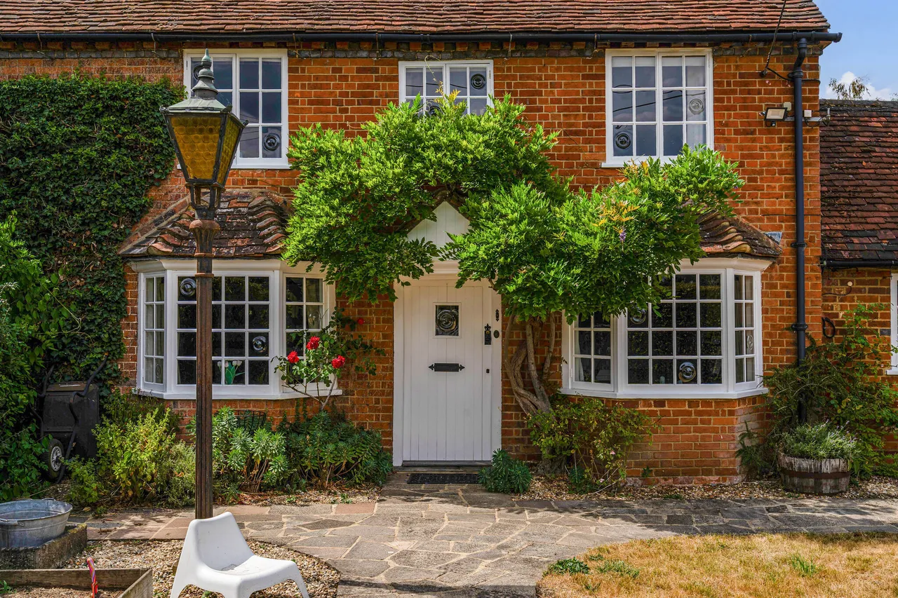Longwater Road, Eversley, RG27, photo 12