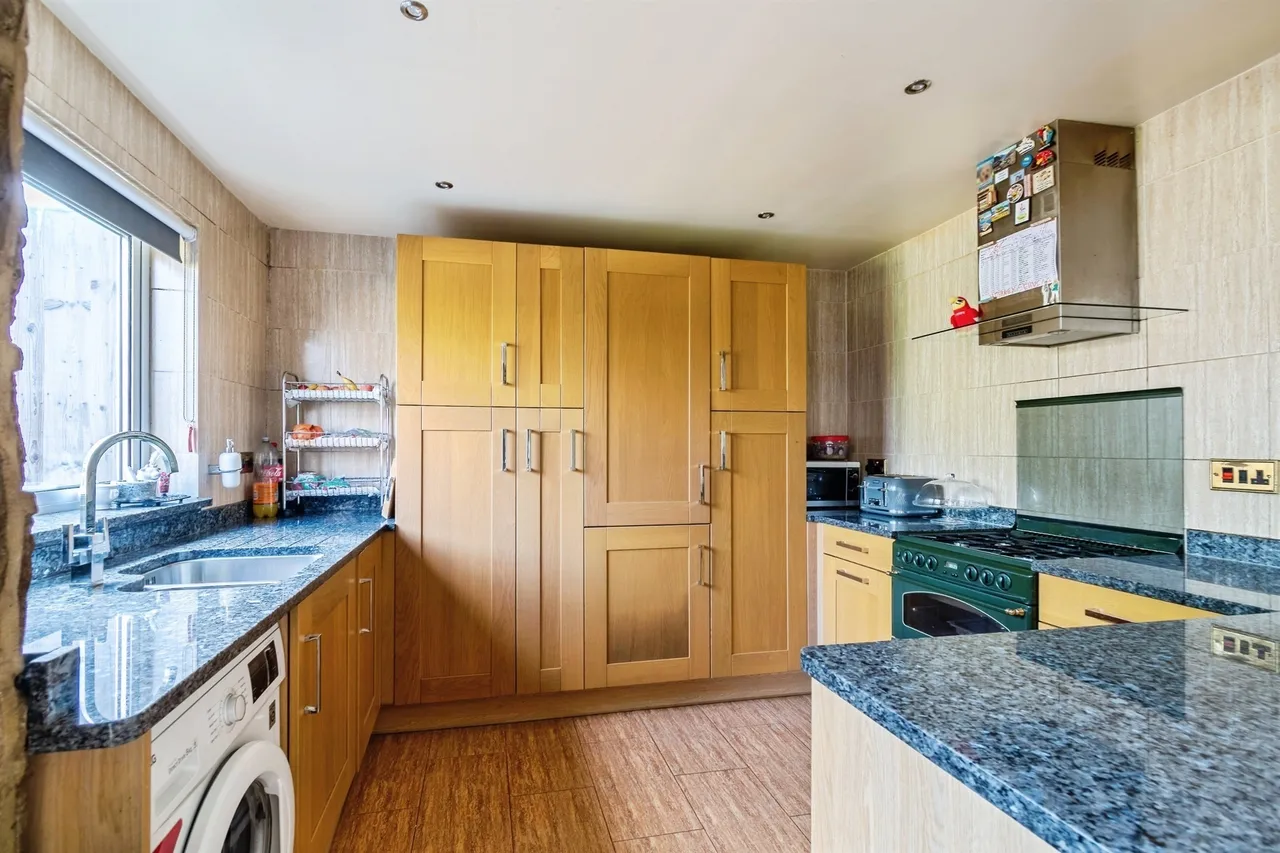 Grocyn Close, Colerne, SN14, photo 8