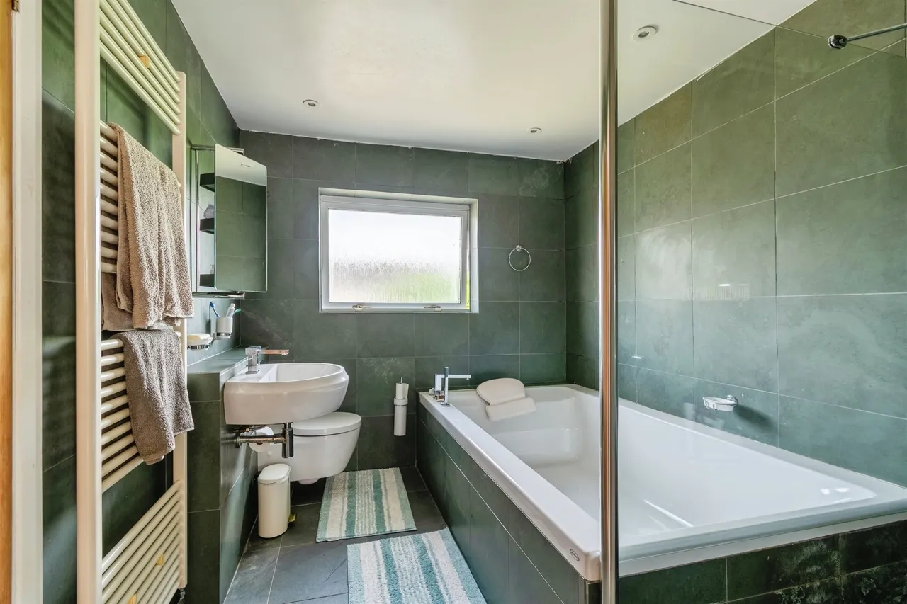 Grocyn Close, Colerne, SN14, photo 17