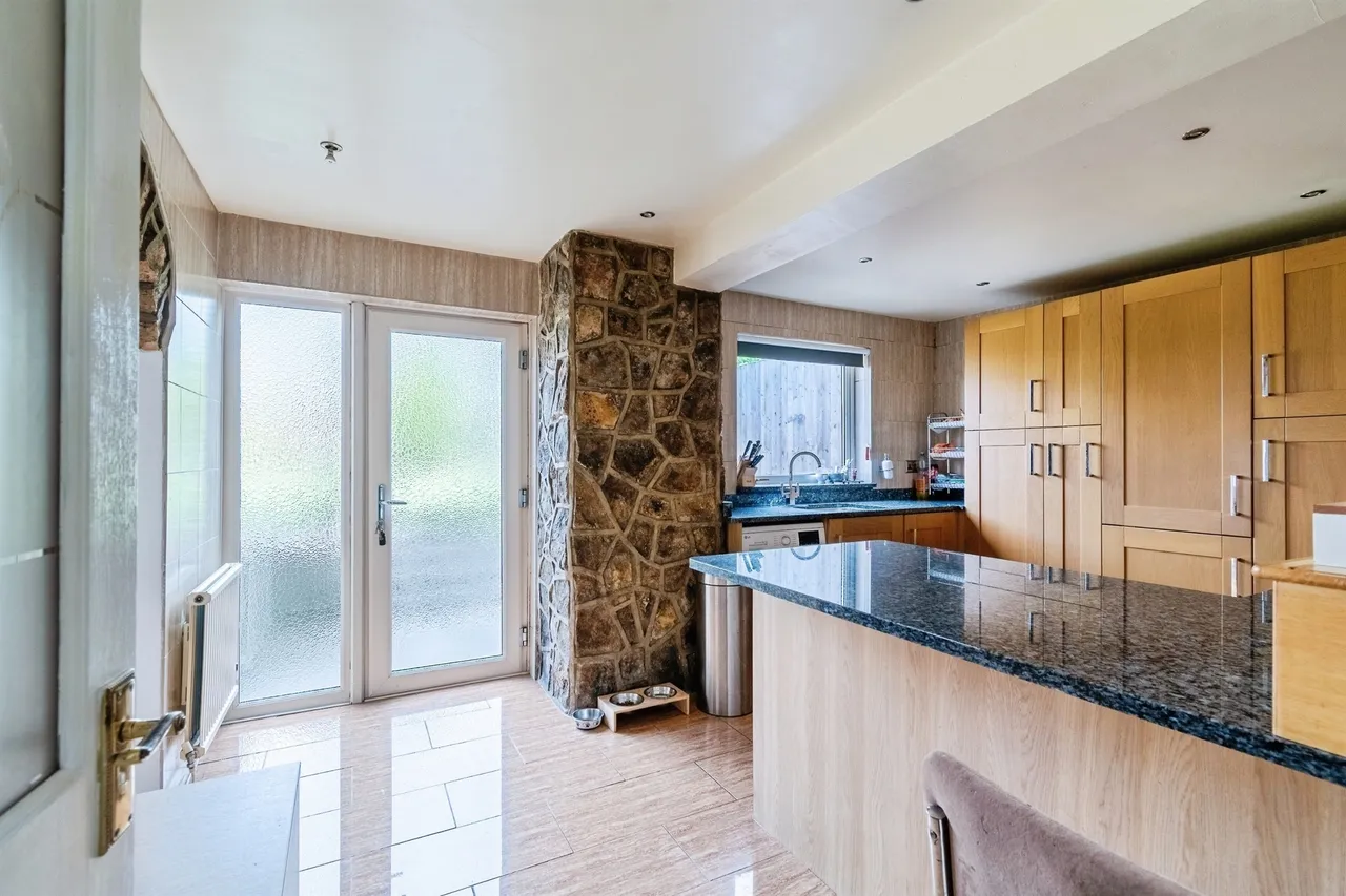 Grocyn Close, Colerne, SN14, photo 7
