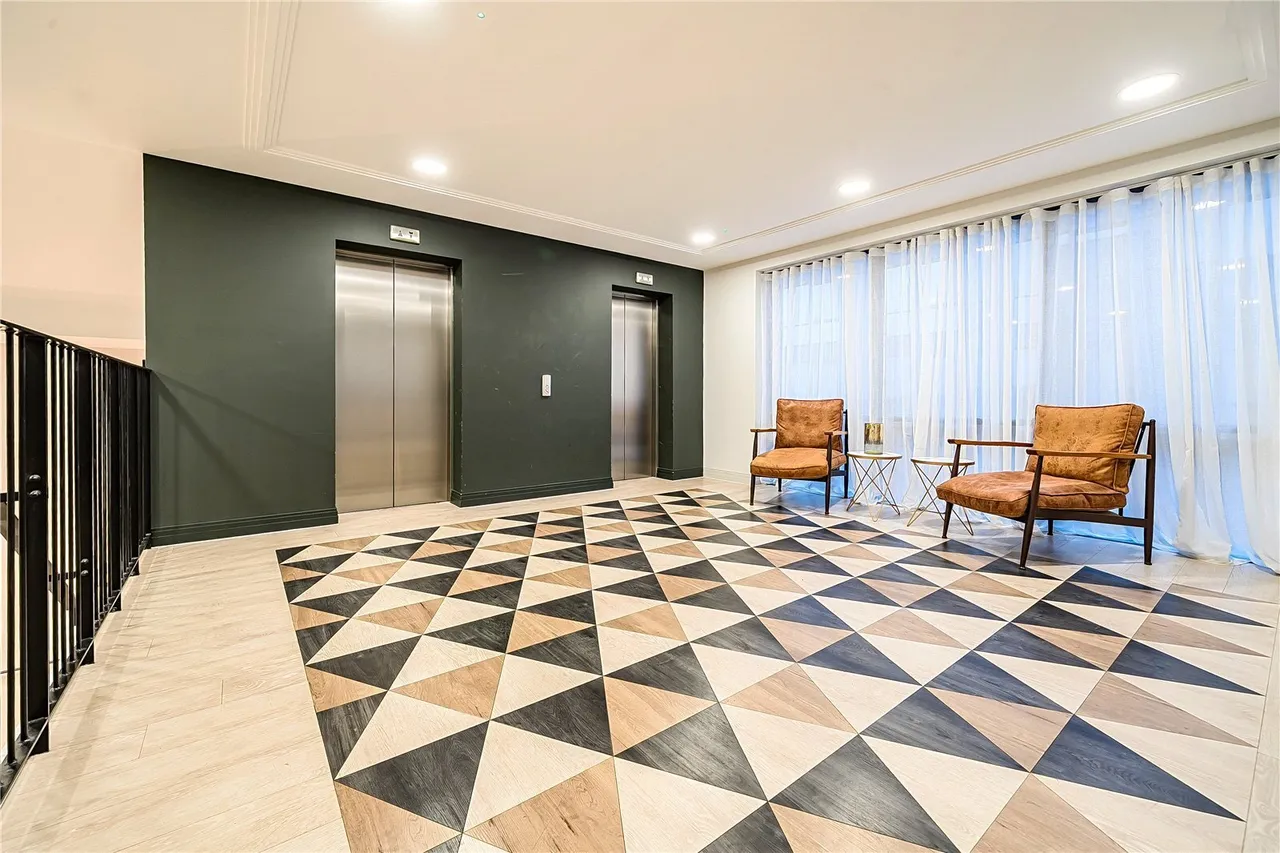 Pembroke Broadway, Camberley, GU15, photo 12
