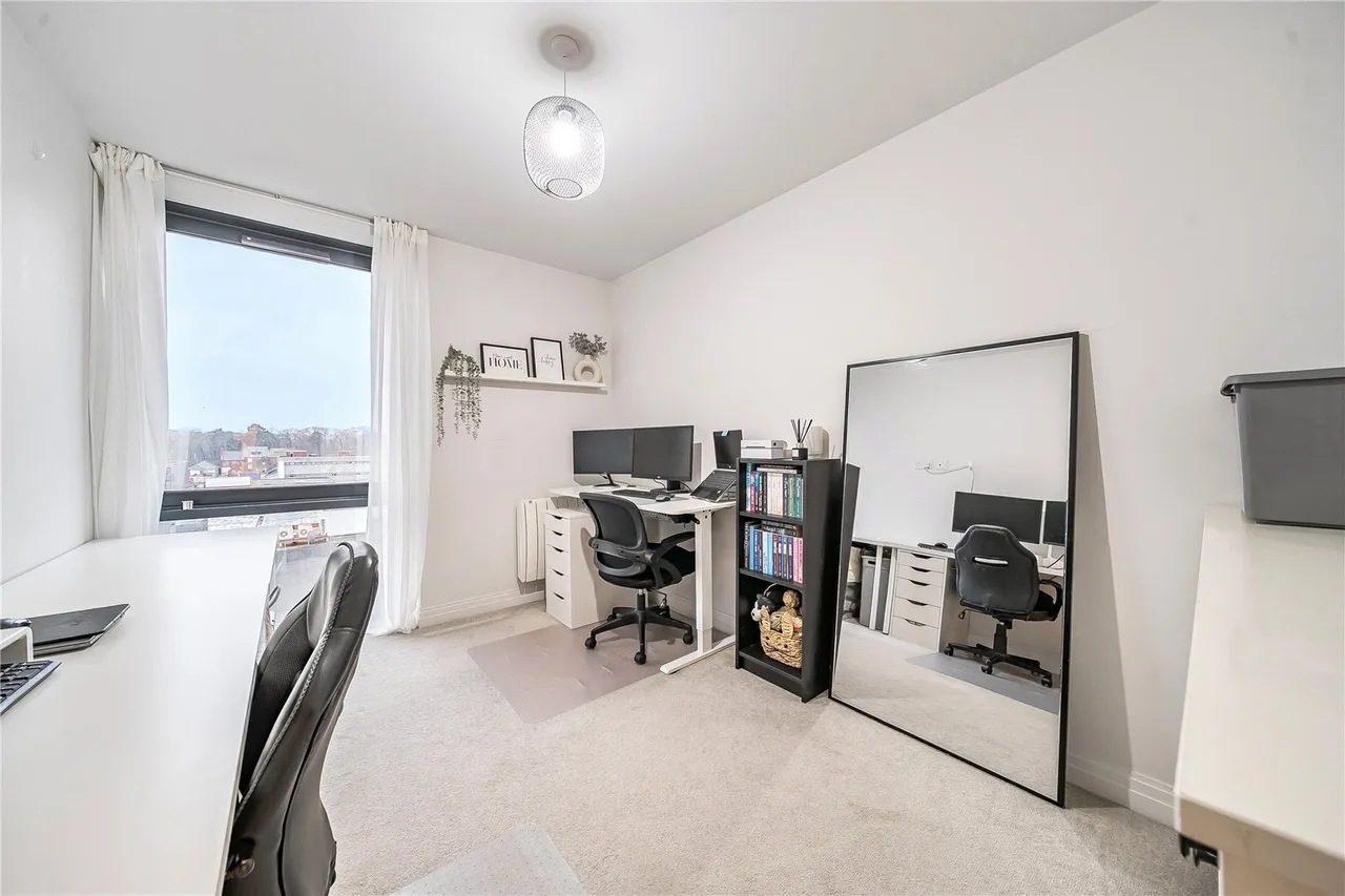 Pembroke Broadway, Camberley, GU15, photo 11