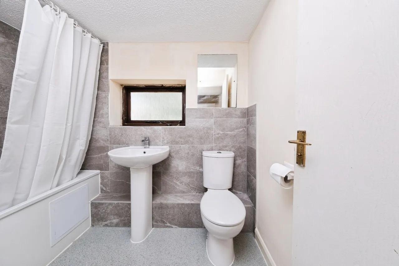 Faraday Drive, Shenley Lodge, MK5, photo 4