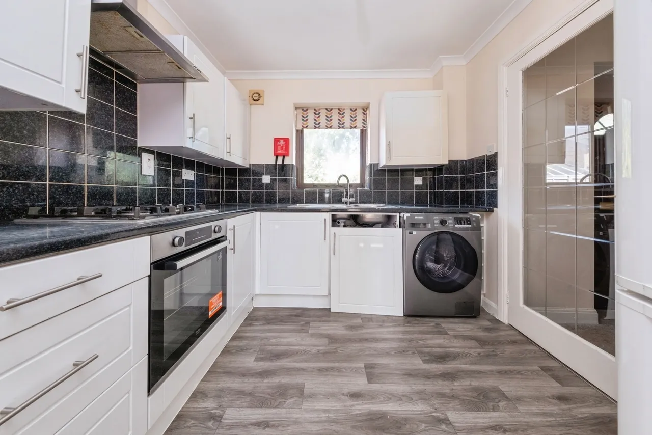 Faraday Drive, Shenley Lodge, MK5, photo 2