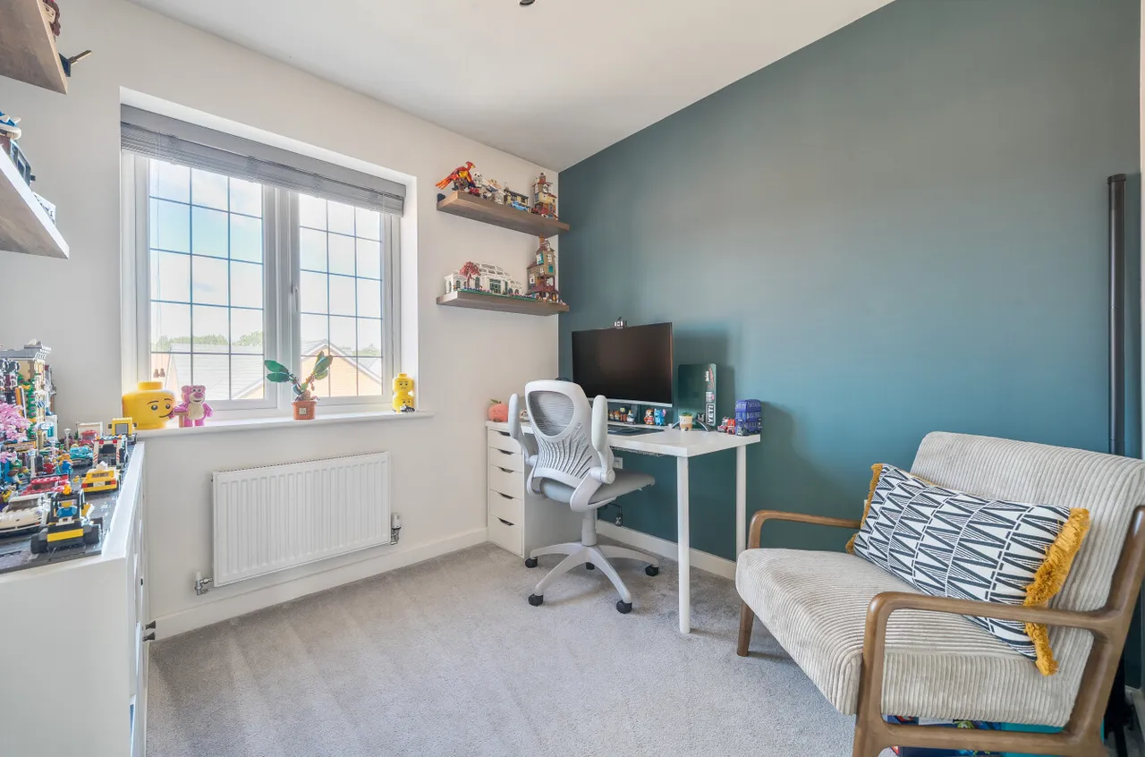 Walton Heath, Binfield, Bracknell, Berkshire, RG42 4LN, photo 6