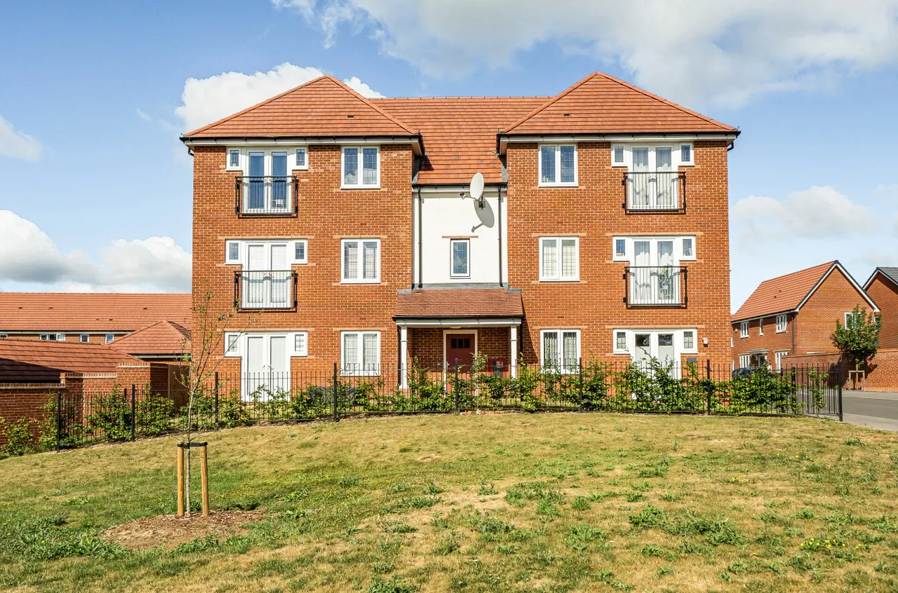 Walton Heath, Binfield, Bracknell, Berkshire, RG42 4LN, photo 19