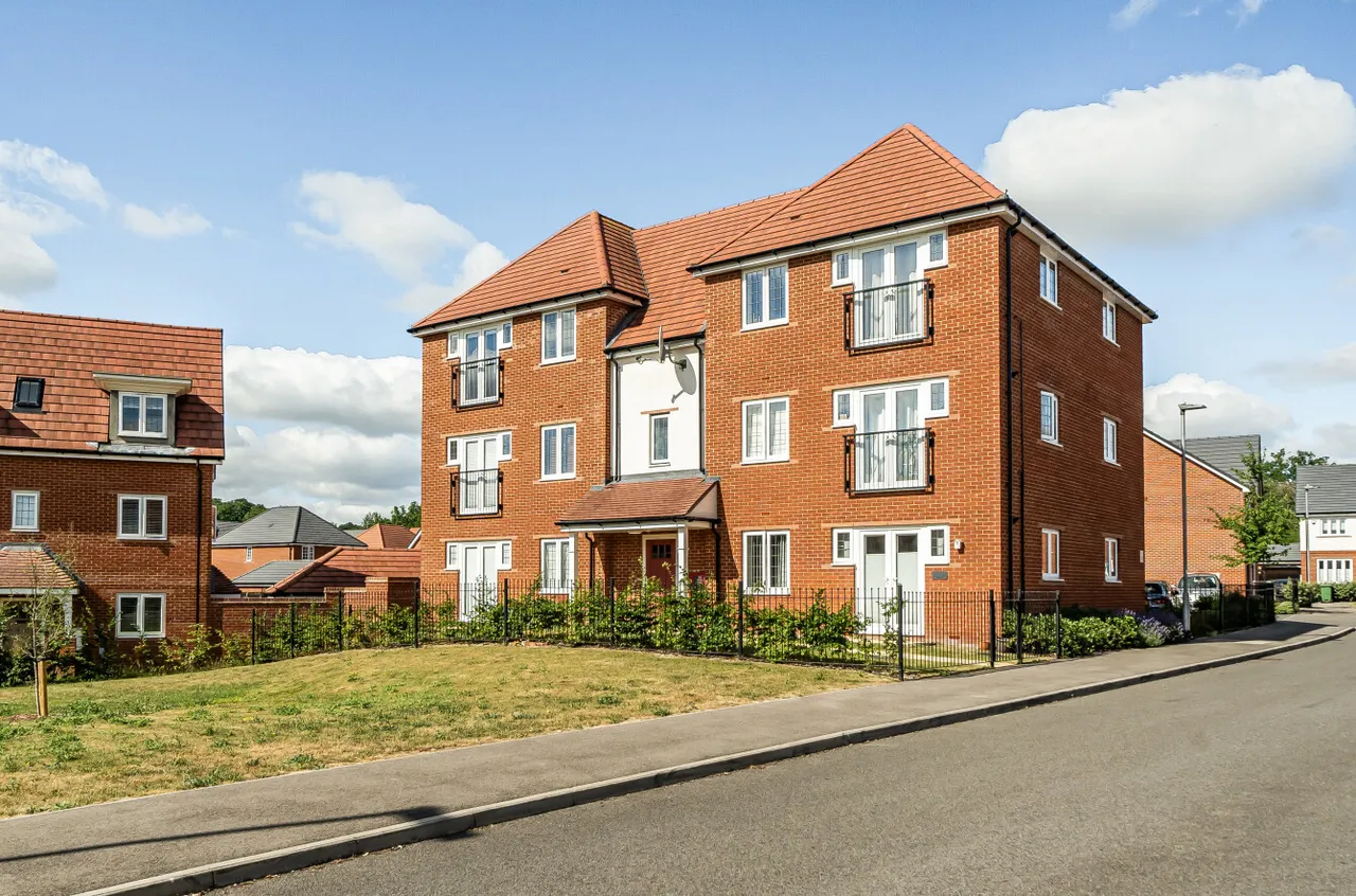Walton Heath, Binfield, Bracknell, Berkshire, RG42 4LN, photo 20