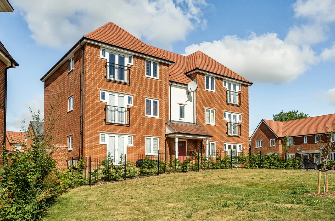 Walton Heath, Binfield, Bracknell, Berkshire, RG42 4LN, photo 18