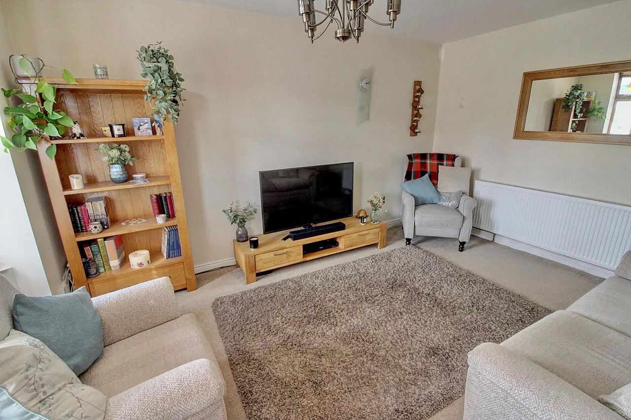 Newdigate Road, Bedworth, CV12, photo 3