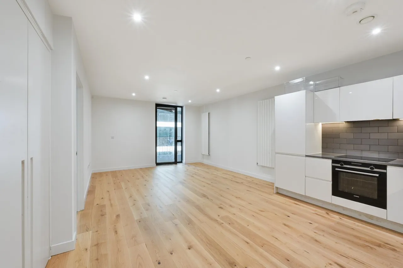 1 bed flat for sale, Pinnacle House, Royal Wharf, E16