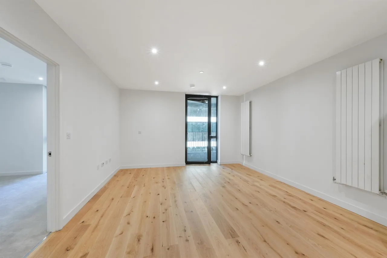 Pinnacle House, Royal Wharf, E16, photo 4