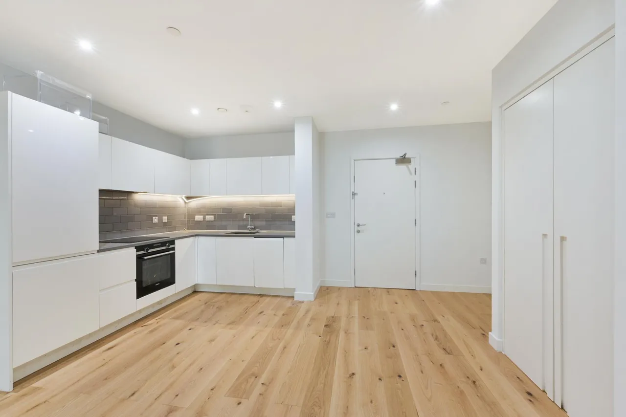 Pinnacle House, Royal Wharf, E16, photo 2