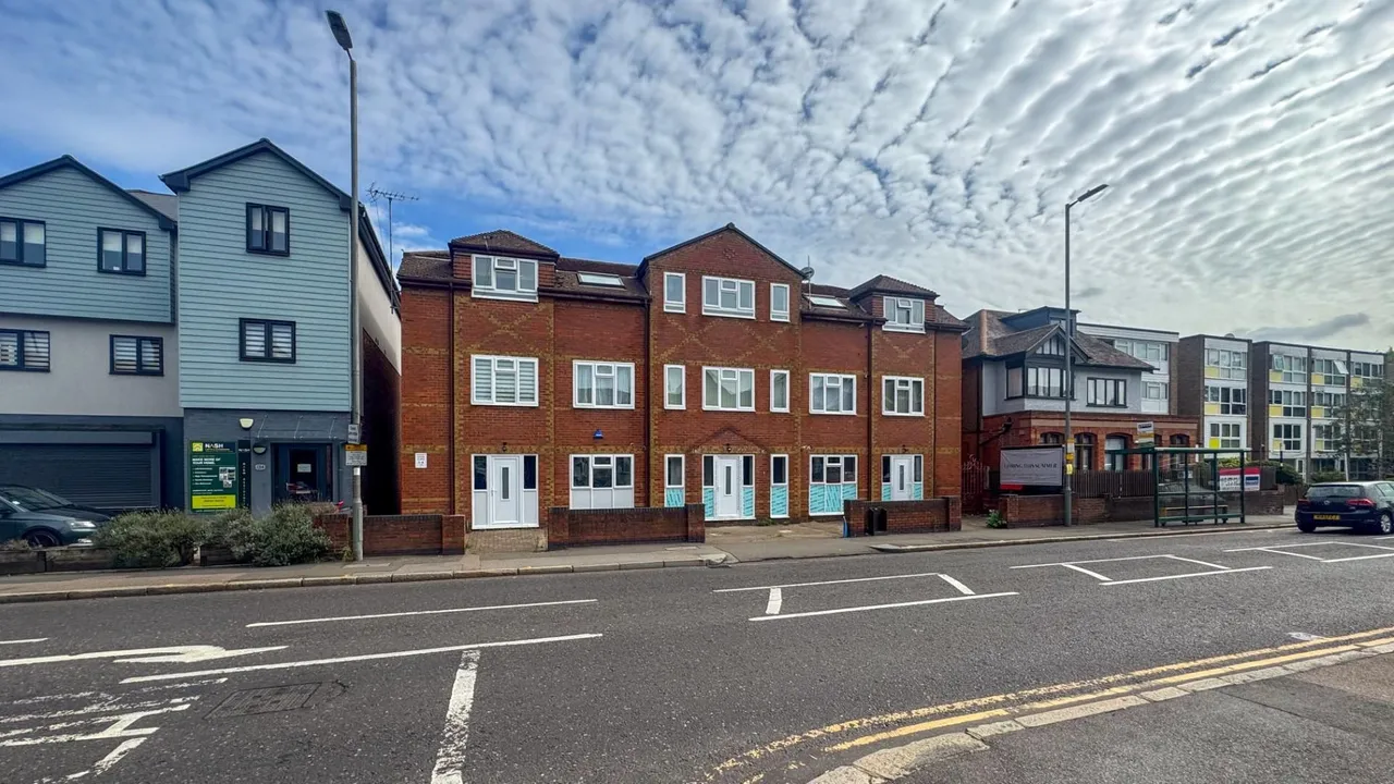 1 bed flat to rent, Crossbrook Street, Cheshunt, EN8